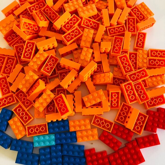 185 LEGO Basic Bricks Blocks 2x4 Classic Green Baseplate 32x32 10"x10" Bulk Lot - Picture 4 of 10